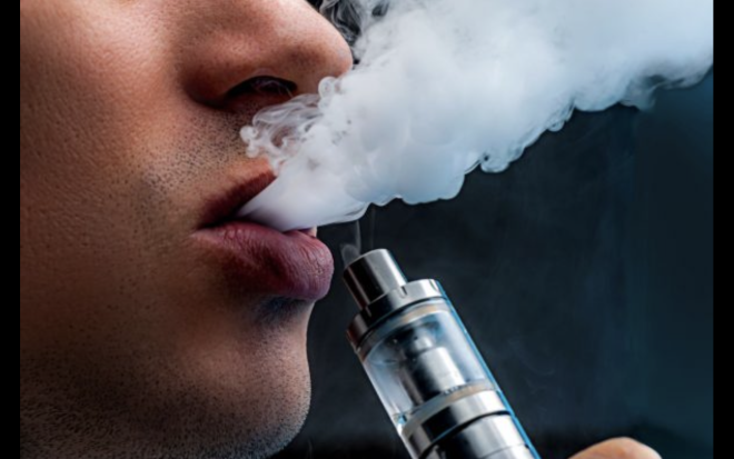 Os cigarros eletrónicos (vaping) podem aumentar o risco  de cárie dentária